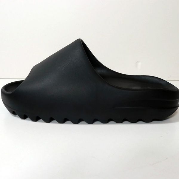 2023 designer slippers men woman foam runners slider vermillion mineral blue onyx pure sandals foam ochre runr bone resin clog desert ararat, Black
2023 designer slippers men woman foam runners slider vermillion mineral blue onyx pure sandals foam ochre runr bone resin clog desert ararat, Black