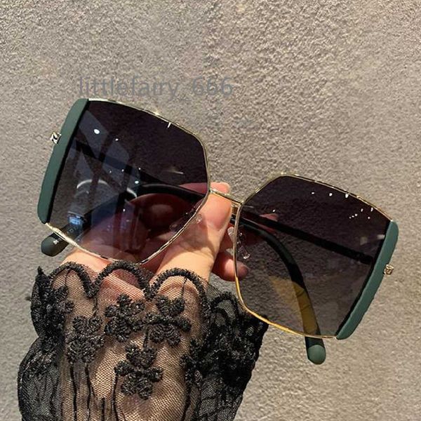 2021 new street shoot korean version individual sunglasses female small red book ins big frame square metal fashion sunglasses, White;black
2021 new street shoot korean version individual sunglasses female small red book ins big frame square metal fashion sunglasses, White;black
