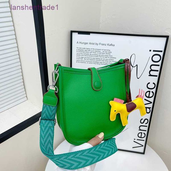 designer bags hemrres new evelynn 2023 premium litchi pattern bucket bag small broadband one shoulder crossbody 1has s6sf hbhl
designer bags hemrres new evelynn 2023 premium litchi pattern bucket bag small broadband one shoulder crossbody 1has s6sf hbhl