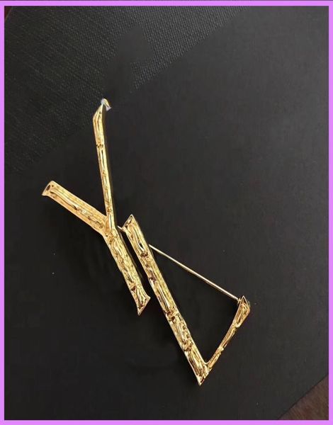 2021 bamboo brooch gold women brooch luxury designer jewelry with letters casual mens for gifts business ladies party3603574, Gray
2021 bamboo brooch gold women brooch luxury designer jewelry with letters casual mens for gifts business ladies party3603574, Gray