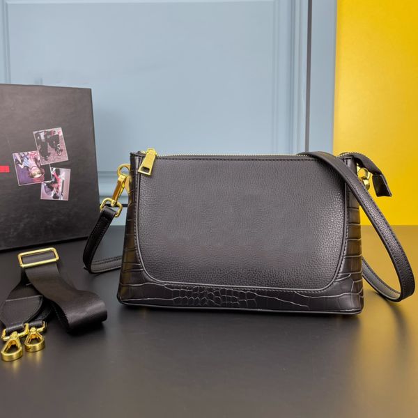 popular leather handheld one shoulder crossbody bag light luxury genuine leather flap fashion designer women bag
popular leather handheld one shoulder crossbody bag light luxury genuine leather flap fashion designer women bag