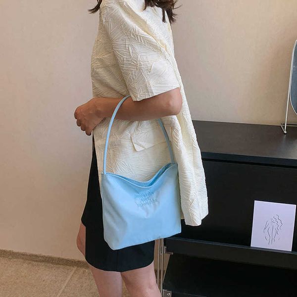 south niche fashion commuting bag new embroidered nylon casual trend with underarm bag women's tote handbag
south niche fashion commuting bag new embroidered nylon casual trend with underarm bag women's tote handbag