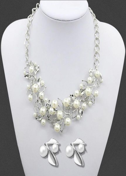 2016 fashion western leaf type necklace pearl earrings jewelry woman sweater crystal rhinestone necklace chain wedding gift4619226, Silver
2016 fashion western leaf type necklace pearl earrings jewelry woman sweater crystal rhinestone necklace chain wedding gift4619226, Silver