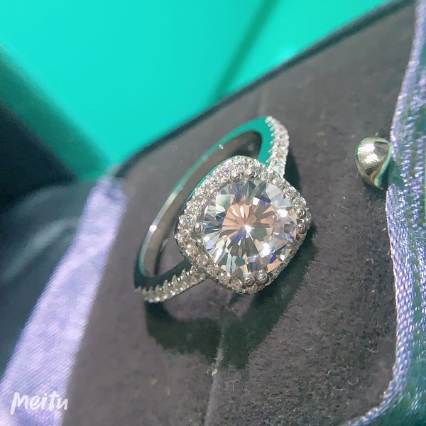 luxury designer ring men and women rings fashion classic style with diamonds gifts for engagement good nice, Golden;silver
luxury designer ring men and women rings fashion classic style with diamonds gifts for engagement good nice, Golden;silver