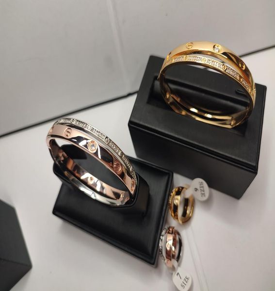 designer bracelet bangle two colors overlap designer jewelry femme silver set diamond simple love watches women men couple bracele2750750, Black
designer bracelet bangle two colors overlap designer jewelry femme silver set diamond simple love watches women men couple bracele2750750, Black