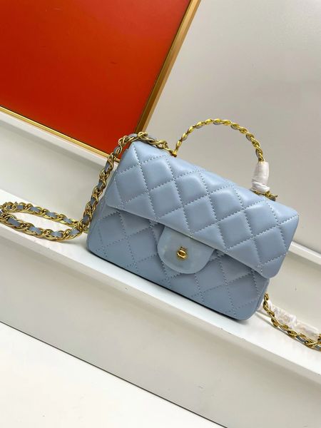 2023 new fashion classic luxury design made of sheepskin, feminine elegant temperament, brushed gold hardware chain, handheld crossbody bag
2023 new fashion classic luxury design made of sheepskin, feminine elegant temperament, brushed gold hardware chain, handheld crossbody bag