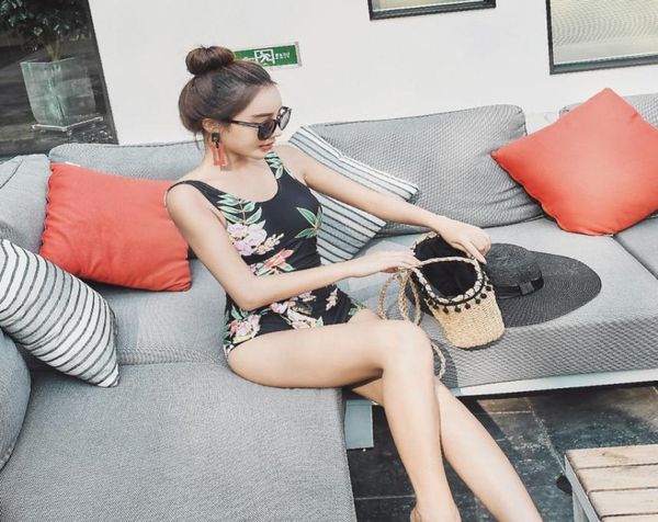 new spring onepiece swimsuit for women to cover up their bellies and slim up their korean style swimsuit7168579
new spring onepiece swimsuit for women to cover up their bellies and slim up their korean style swimsuit7168579