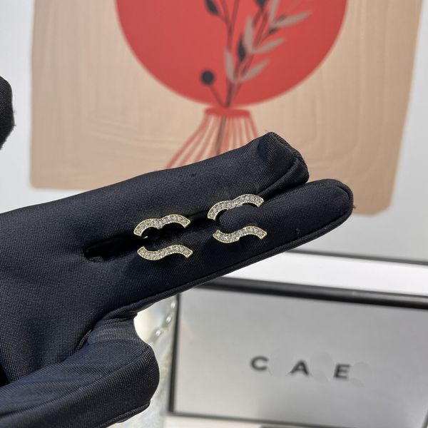 designer diamond inlaid stud earrings small women's love gift earrings designer jewelry new engagement travel party earrings swim no fa, Golden
designer diamond inlaid stud earrings small women's love gift earrings designer jewelry new engagement travel party earrings swim no fa, Golden