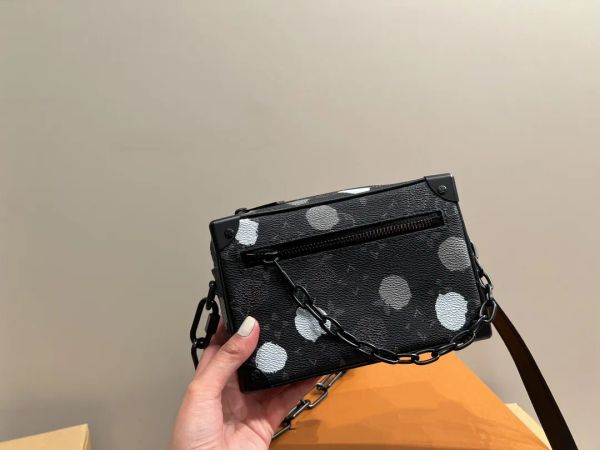 yayoi kusama mini bag women soft trunk crossbody totes bags mens shoulder monograms messenger purse bag legacy chain handle designer luxury
yayoi kusama mini bag women soft trunk crossbody totes bags mens shoulder monograms messenger purse bag legacy chain handle designer luxury