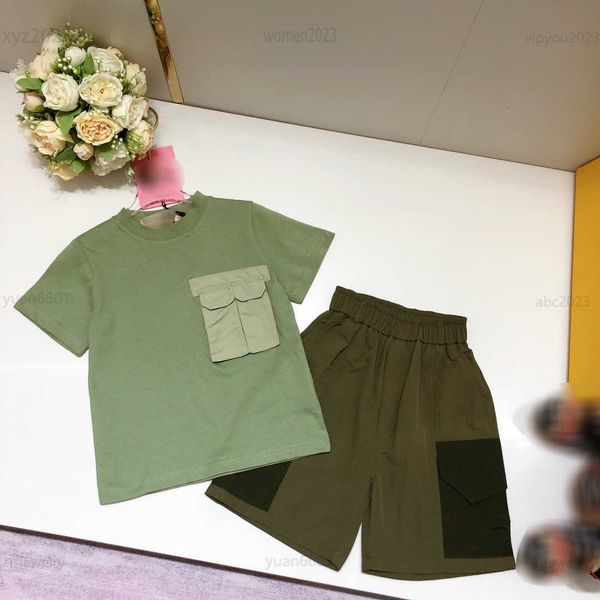 designer kids tracksuit fashion baby summer suit size 100-160 cm 2pcs chest pocket decoration t-shirt and work shorts july11, White
designer kids tracksuit fashion baby summer suit size 100-160 cm 2pcs chest pocket decoration t-shirt and work shorts july11, White