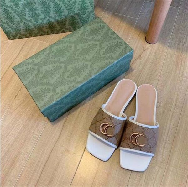 sandals slipper foam runners bags designer women rubber patent leather it is a kind of shoes that can be matched with clothes at will 34-42, Black 
sandals slipper foam runners bags designer women rubber patent leather it is a kind of shoes that can be matched with clothes at will 34-42, Black