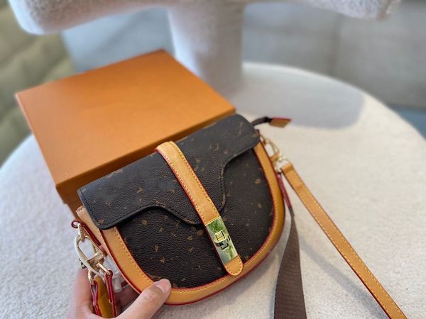 designer men women saddles bag luxury messenger tote lady classic envelope fashion handbag genuine leather wallet travel vanity clear cross
designer men women saddles bag luxury messenger tote lady classic envelope fashion handbag genuine leather wallet travel vanity clear cross