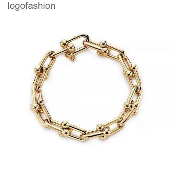 luxury designers bracelet jewelry women men temperament bracelets titanium steel hip hop street neutral fashion charm simplicity couples, Golden;silver
luxury designers bracelet jewelry women men temperament bracelets titanium steel hip hop street neutral fashion charm simplicity couples, Golden;silver