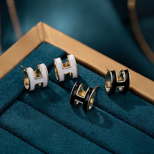 luxury brand women earrings designers letter ear stud gold silver plated geometric earring for wedding party jewerlry accessories, Golden;silver
luxury brand women earrings designers letter ear stud gold silver plated geometric earring for wedding party jewerlry accessories, Golden;silver