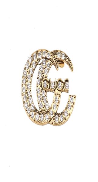 famous designer brand luxurys desinger brooch women rhinestone pearl letter brooches suit pin fashion jewelry clothing decoration 9754563, Gray
famous designer brand luxurys desinger brooch women rhinestone pearl letter brooches suit pin fashion jewelry clothing decoration 9754563, Gray
