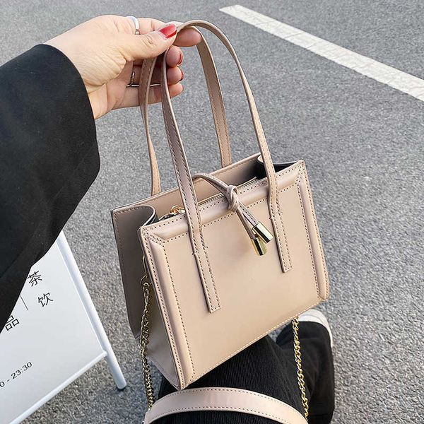 popular chain bag women's bag summer new high-grade texture niche versatile messenger bag portable tote bag
popular chain bag women's bag summer new high-grade texture niche versatile messenger bag portable tote bag