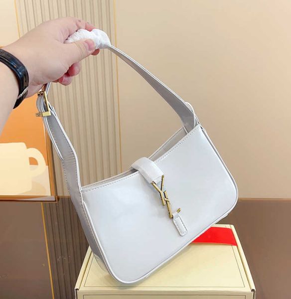 2023 new cleo underarm bag shoulder bags handbags crossbody bag heart-shaped decoration tarpaulin genuine leather bags wholesale
2023 new cleo underarm bag shoulder bags handbags crossbody bag heart-shaped decoration tarpaulin genuine leather bags wholesale
