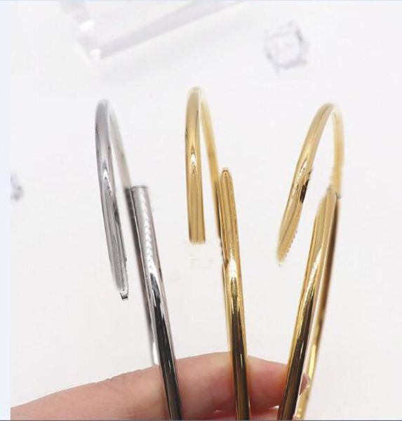 jewelry brand designer choker necklace love couple stainless steel chain cuff nail chokers3 colour gold silver rosy gift for women2263544, Golden;silver
jewelry brand designer choker necklace love couple stainless steel chain cuff nail chokers3 colour gold silver rosy gift for women2263544, Golden;silver