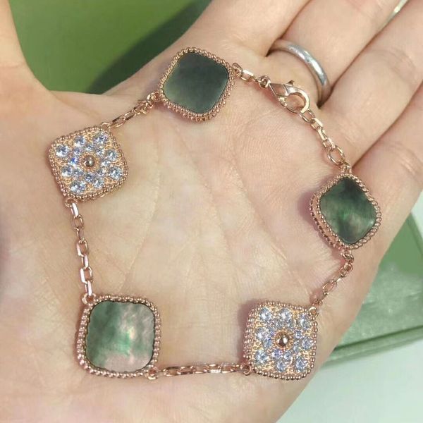 luxury designer bracelet classic bangle link chain four-leaf cleef clover agate shell for womens fashion 18k gold bracelets jewelry women, Black
luxury designer bracelet classic bangle link chain four-leaf cleef clover agate shell for womens fashion 18k gold bracelets jewelry women, Black