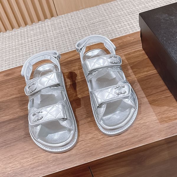 luxury designer leather women sandals camellia blossom flat bottom sandals for women summer thick bottom black sports fashion outdoor casual
luxury designer leather women sandals camellia blossom flat bottom sandals for women summer thick bottom black sports fashion outdoor casual