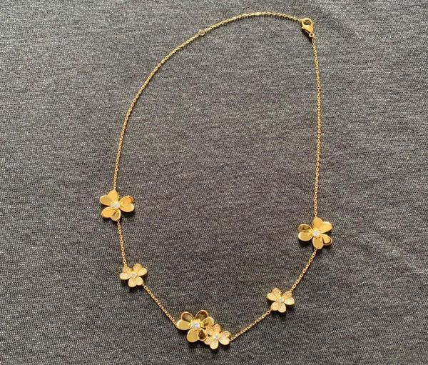 brand pure 925 sterling silver jewelry for women gold color neckalce flower pendant luck clover sakura wedding party necklace 20111280589
brand pure 925 sterling silver jewelry for women gold color neckalce flower pendant luck clover sakura wedding party necklace 20111280589