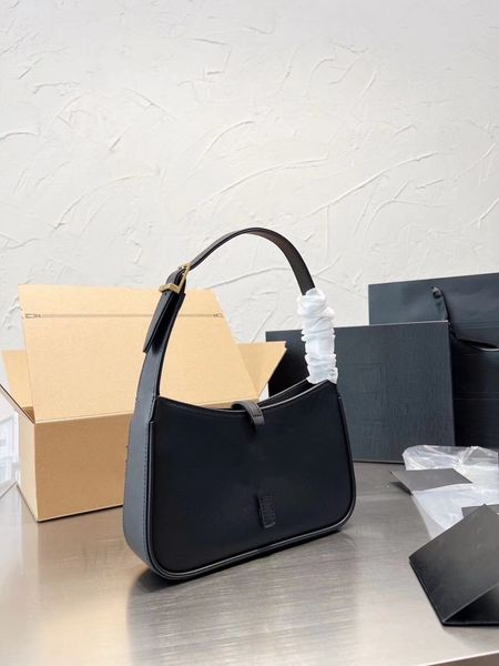 eller handbag le5a7 hobo bag in smooth leather bag shoulder bag designer bag luxurys handbag designer handbag messenger bag chain bag
eller handbag le5a7 hobo bag in smooth leather bag shoulder bag designer bag luxurys handbag designer handbag messenger bag chain bag