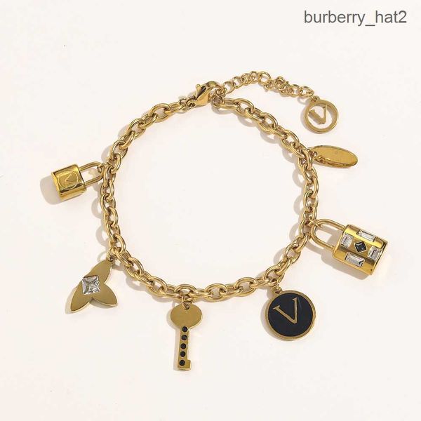 new fashionable classic bracelets women bangle 18k gold plated stainless steel crystal lovers gift wristband cuff chain designer jewelry zg, Black
new fashionable classic bracelets women bangle 18k gold plated stainless steel crystal lovers gift wristband cuff chain designer jewelry zg, Black