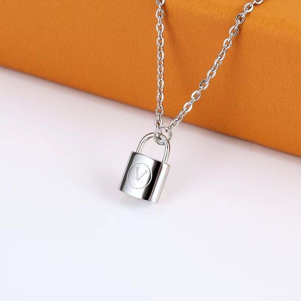 lock necklace designers for women gold silver v letter luxury jewelry diamond chain necklaces fashion jewelrys wedding party gift men
lock necklace designers for women gold silver v letter luxury jewelry diamond chain necklaces fashion jewelrys wedding party gift men