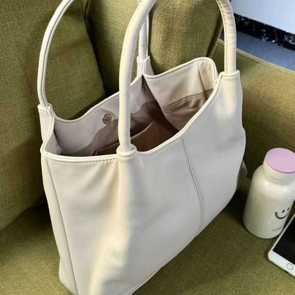 tote bag niche new popular japanese and fashion large capacity daily commuting portable shoulder
tote bag niche new popular japanese and fashion large capacity daily commuting portable shoulder