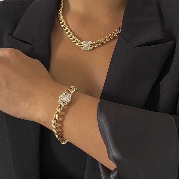ingemark iced out rhinestones tennis chain pendant choker necklace hip hop curb cuban cz bling chunky jewelry steampunk men new l230704, Silver
ingemark iced out rhinestones tennis chain pendant choker necklace hip hop curb cuban cz bling chunky jewelry steampunk men new l230704, Silver
