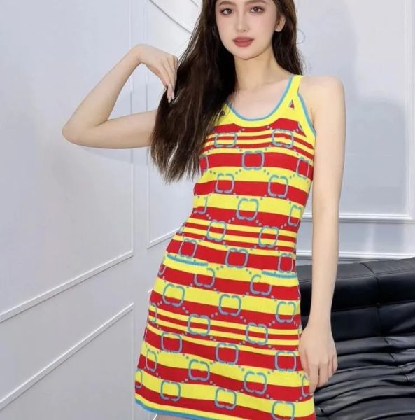 women's dress 2023 summer g letter print deep v tight short sleeved silm dress designer women's dress, White;black
women's dress 2023 summer g letter print deep v tight short sleeved silm dress designer women's dress, White;black