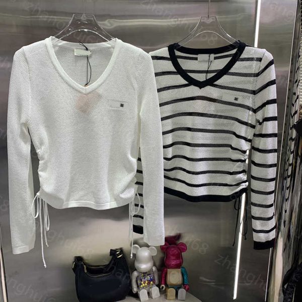 23ss women sweater womens designer clothing v-neck chest logo embroidered cut-out striped knit womens clothing a1, White;black
23ss women sweater womens designer clothing v-neck chest logo embroidered cut-out striped knit womens clothing a1, White;black