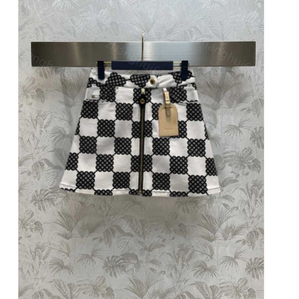 23ss designer skirts womens designer clothing check zipper high waist a-line half skirt women clothes a1, Black
23ss designer skirts womens designer clothing check zipper high waist a-line half skirt women clothes a1, Black