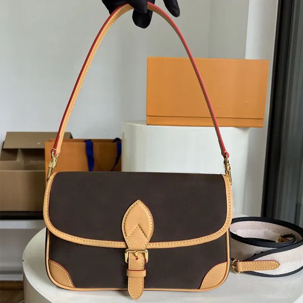 fashion women bag brand design shoulder bag for women bags handbag handbags lady messenger luxury designers crossbody tote wallet 24cm aa1
fashion women bag brand design shoulder bag for women bags handbag handbags lady messenger luxury designers crossbody tote wallet 24cm aa1
