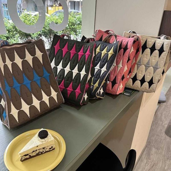crowd design sparkling handbag women's summer new high capacity shoulder bag tote bag flying weaving bag tide
crowd design sparkling handbag women's summer new high capacity shoulder bag tote bag flying weaving bag tide