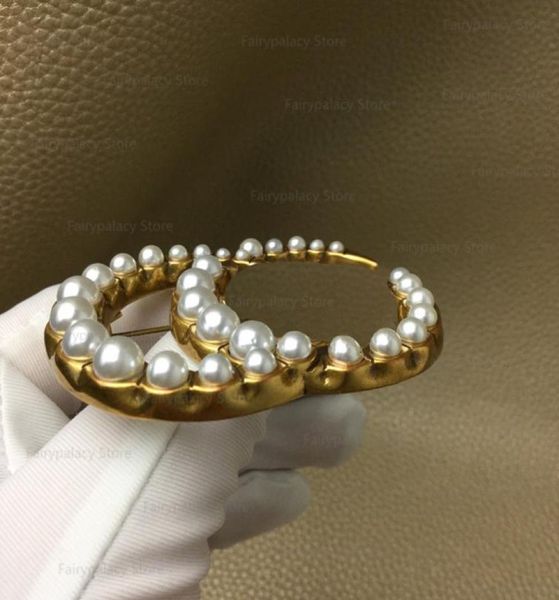 new product launch pearl designer letter brooch charm lady jewelry lady pin party gift chest2631192, Gray
new product launch pearl designer letter brooch charm lady jewelry lady pin party gift chest2631192, Gray
