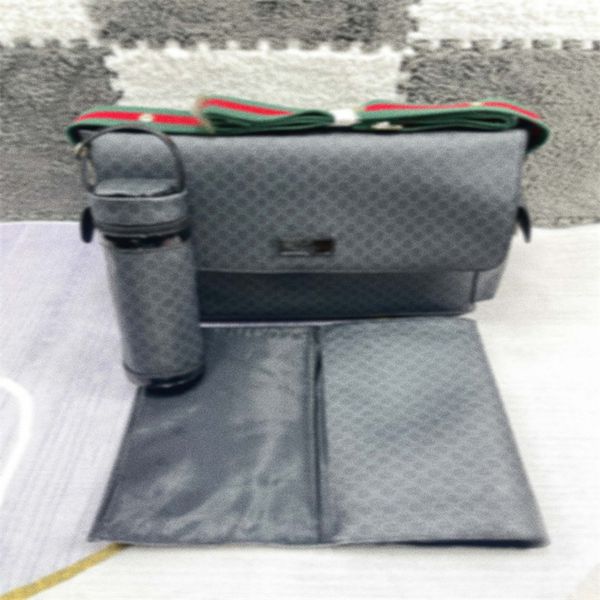 baby diaper bag front strap tote bag fashion mommy bag three-piece brand letter strap for mother maternal care tote bag baby multi-function
baby diaper bag front strap tote bag fashion mommy bag three-piece brand letter strap for mother maternal care tote bag baby multi-function