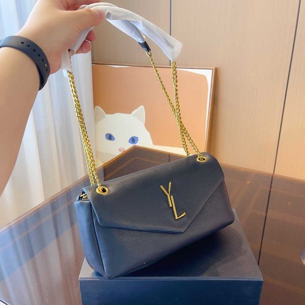 luxurious brand designer calypso underarm bag flap buckle chain bag women's classics multi functional envelope bag
luxurious brand designer calypso underarm bag flap buckle chain bag women's classics multi functional envelope bag