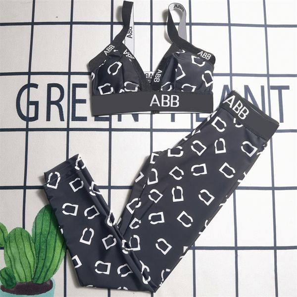women designer yoga suits printed vest styletracksuits yoga wear outdoor beach fitness clothes gym outfit shaped yoga clothes sports sets
women designer yoga suits printed vest styletracksuits yoga wear outdoor beach fitness clothes gym outfit shaped yoga clothes sports sets