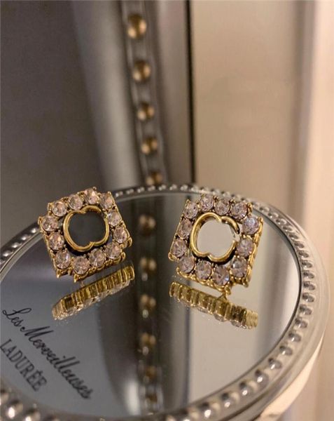 shiny diamond square charm earrings double letter designer eardrops crystal studs with stamps9456753, Golden
shiny diamond square charm earrings double letter designer eardrops crystal studs with stamps9456753, Golden