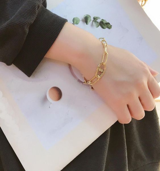 new couple bracelet fashion desig link chainsn european and american luxury brands versatile style bracelet classic designer delic9239098, Black
new couple bracelet fashion desig link chainsn european and american luxury brands versatile style bracelet classic designer delic9239098, Black