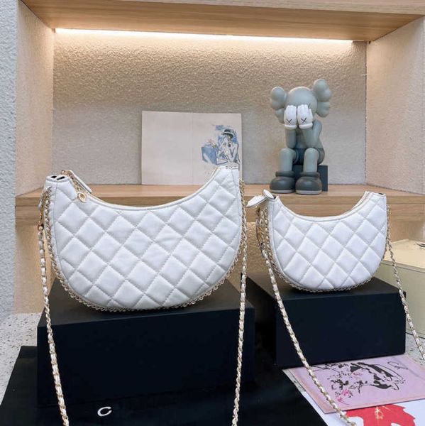 luxury fashion women's hand bags mini saddle brand women small lingge chain caviar fla calfskin shoulder handbag female evening underar
luxury fashion women's hand bags mini saddle brand women small lingge chain caviar fla calfskin shoulder handbag female evening underar