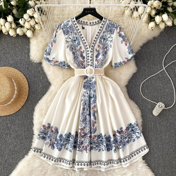 light luxury retro high-end positioning printed bubble sleeved dress with tie up waist for slimming a-line large swing short skirt, Black;gray
light luxury retro high-end positioning printed bubble sleeved dress with tie up waist for slimming a-line large swing short skirt, Black;gray
