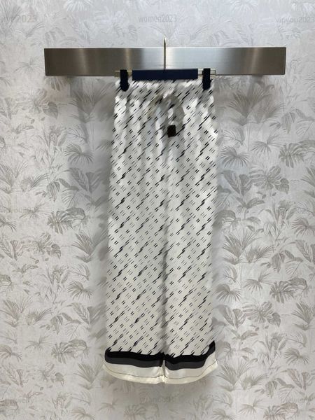 designer clothes women straight leg pants twill thick material girl pants logo full print lady trousers multiple product, Black;white
designer clothes women straight leg pants twill thick material girl pants logo full print lady trousers multiple product, Black;white