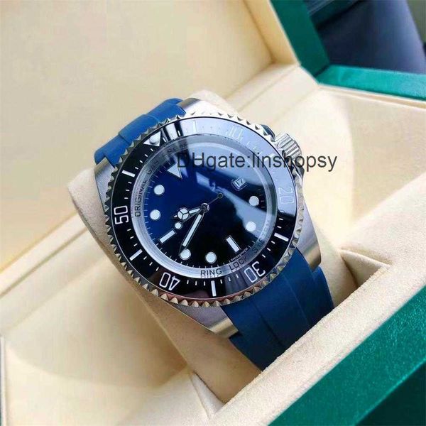 men's automatic mechanical movement 316 fine steel sapphire scratch-proof mirror 44mm sport watch, Slivery;golden
men's automatic mechanical movement 316 fine steel sapphire scratch-proof mirror 44mm sport watch, Slivery;golden