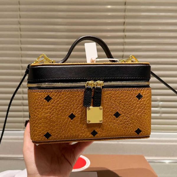 mm patchwork makeup bag women two-color designer bag mc letter print cosmetic bag versatile toiletry bags lady fashion designers handbags ha
mm patchwork makeup bag women two-color designer bag mc letter print cosmetic bag versatile toiletry bags lady fashion designers handbags ha