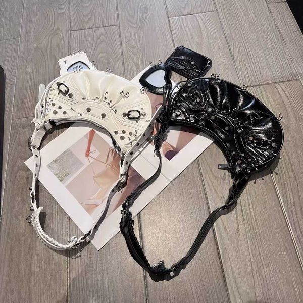 designer motorcycle bags rivet crossbody bag fashion dark style shoulder wallets women leather luxury handbags tote classic retro cool girls
designer motorcycle bags rivet crossbody bag fashion dark style shoulder wallets women leather luxury handbags tote classic retro cool girls