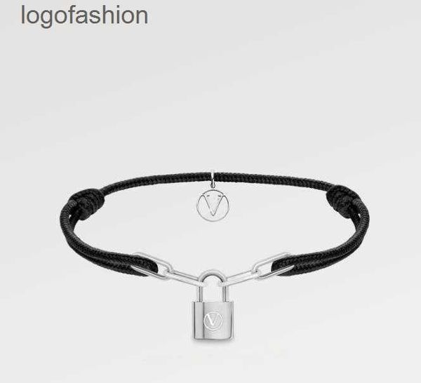 chain bracelets designers jewellery luxury bangle letter v silver lockit bangles for mens fashion womens cjewelers original packaging, Golden;silver
chain bracelets designers jewellery luxury bangle letter v silver lockit bangles for mens fashion womens cjewelers original packaging, Golden;silver