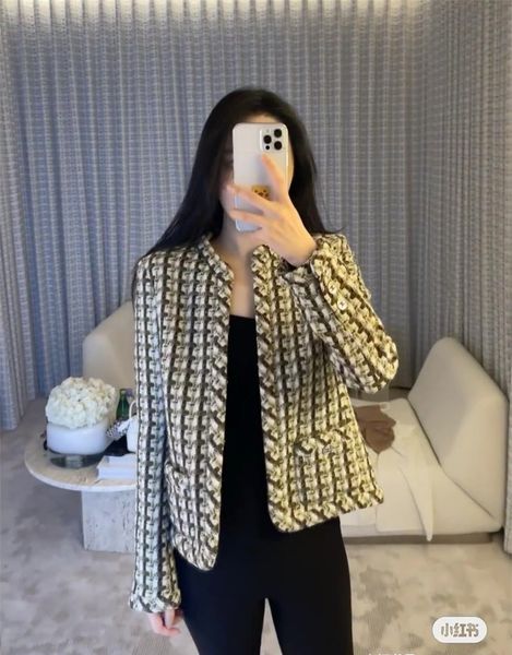 chan new 2023 designer clothes women jacket women jacket plus size autumn winter designer fashion chains cccc jacket tweed leisure cardigan, Black;brown
chan new 2023 designer clothes women jacket women jacket plus size autumn winter designer fashion chains cccc jacket tweed leisure cardigan, Black;brown