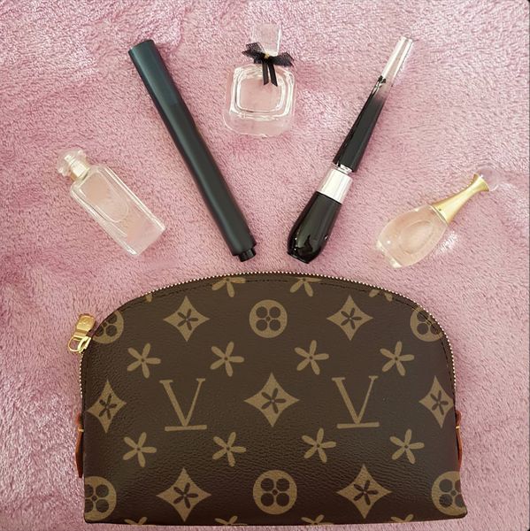 toiletry m47515 make up crossbody bags clutch wash mens luxurys designer hand bag womens fashion cosmetic totes genuine leather lady vanity
toiletry m47515 make up crossbody bags clutch wash mens luxurys designer hand bag womens fashion cosmetic totes genuine leather lady vanity